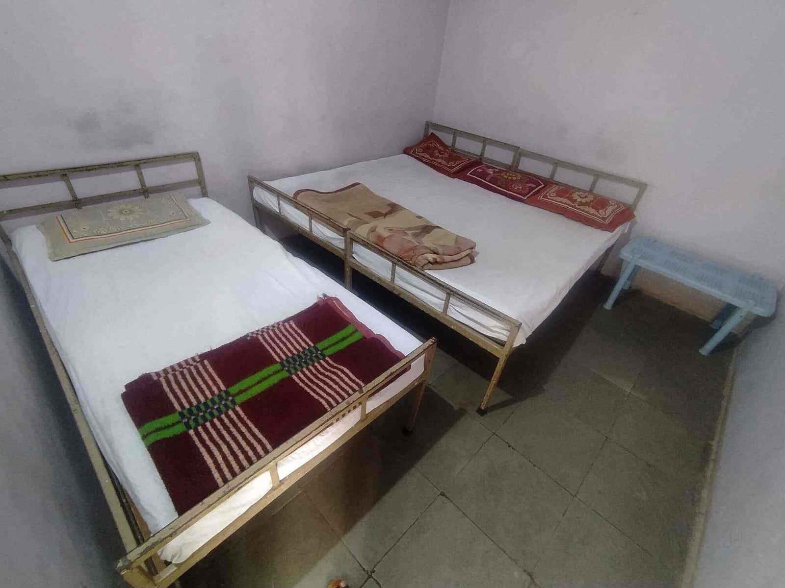 Three Bed Non-Attached Room